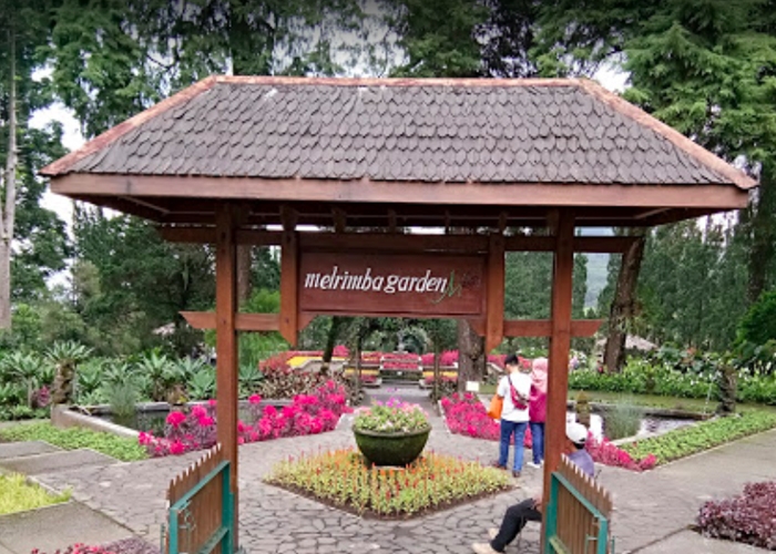 Bogor sejak dulu terkenal memiliki objek wisata puncak yang diminati