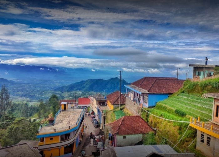 Nepal Van Java Merupakan Destinasi Objek Wisata Yang Memiliki Lanskap ...