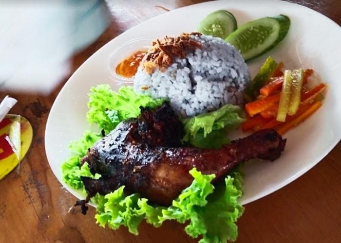 Foto : Angkringan Tepi Sawah Setu ( Gmap / Lucyana Hutagaol )