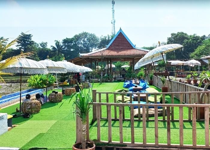 Foto : Angkringan Tepi Sawah Setu ( Gmap / Nita Sigit )