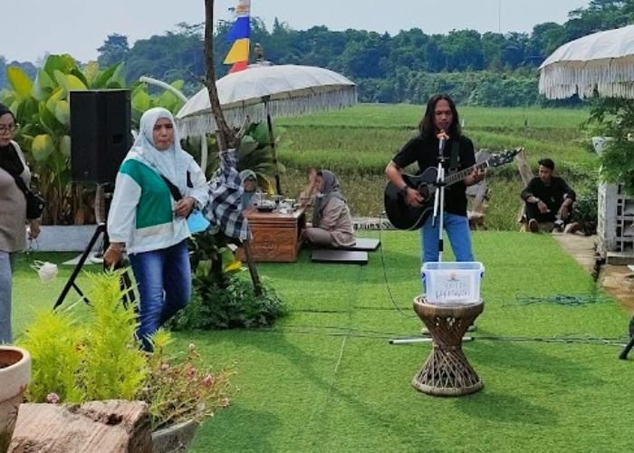 Foto : Angkringan Tepi Sawah Setu ( Gmap / Fajar Priatmodjo )