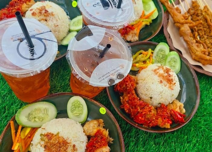 Foto : Angkringan Tepi Sawah Setu ( Gmap / Ajeng Azima Zakih )