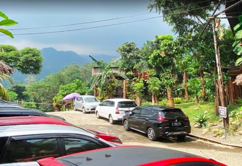 Foto : Gaya rimba alam resto ( Gmap / mila fauziah )