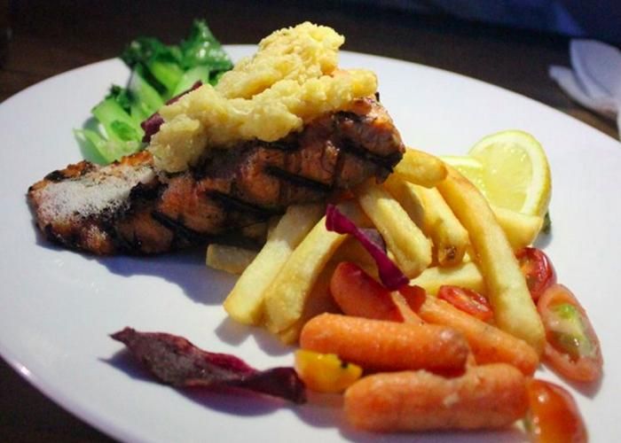 Foto : Segarra Seaside Escape ( Gmap / Pergikuliner )