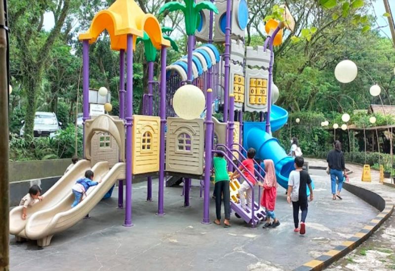 Foto : Talaga Sampireun ( Gmap / Uray Mohammad Fachriansyah )