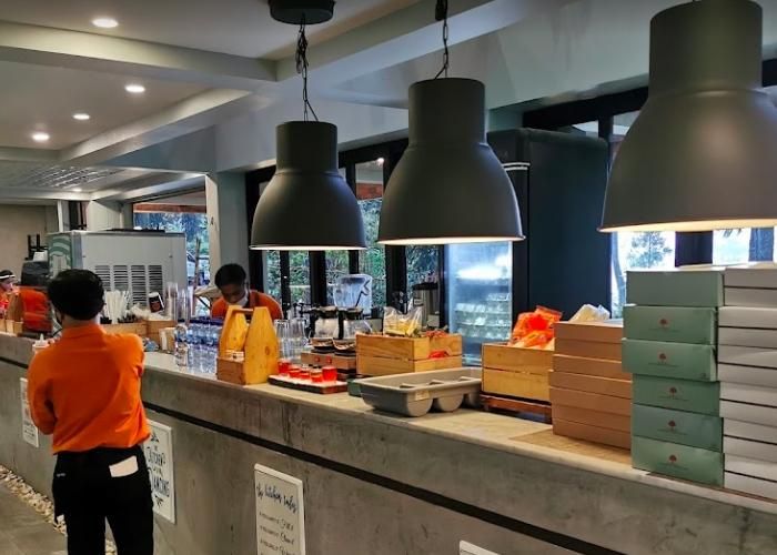 Foto : The Lake House ( Gmap / muftie fauzan zulfikar djojoadikusumo )