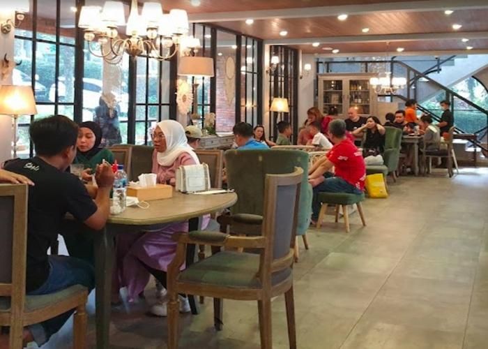 Foto : The Lake House ( Gmap / Adi Prawiro )