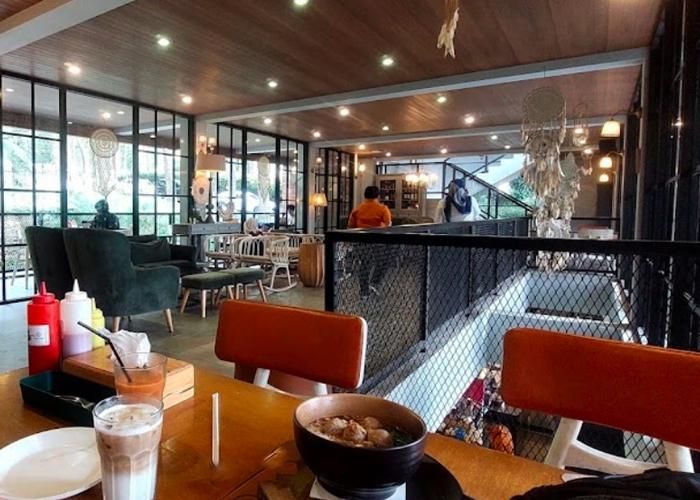 Foto : The Lake House ( Gmap / carolyn )