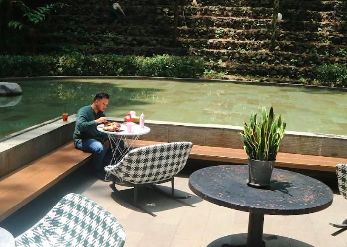 Foto : The Lake House ( Gmap / shabrina hudawi )