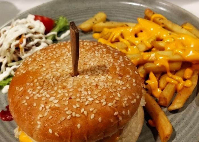 Foto : The Lake House ( Gmap / Yasir Haque )