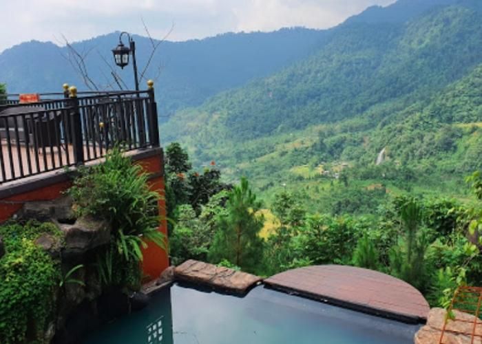 Foto : Edensor Hills Cafe & Resto ( Gmap / Tommy Hendriansyah )