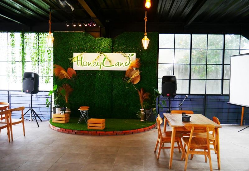 Foto : Honeyland( Jagoantravel.com )