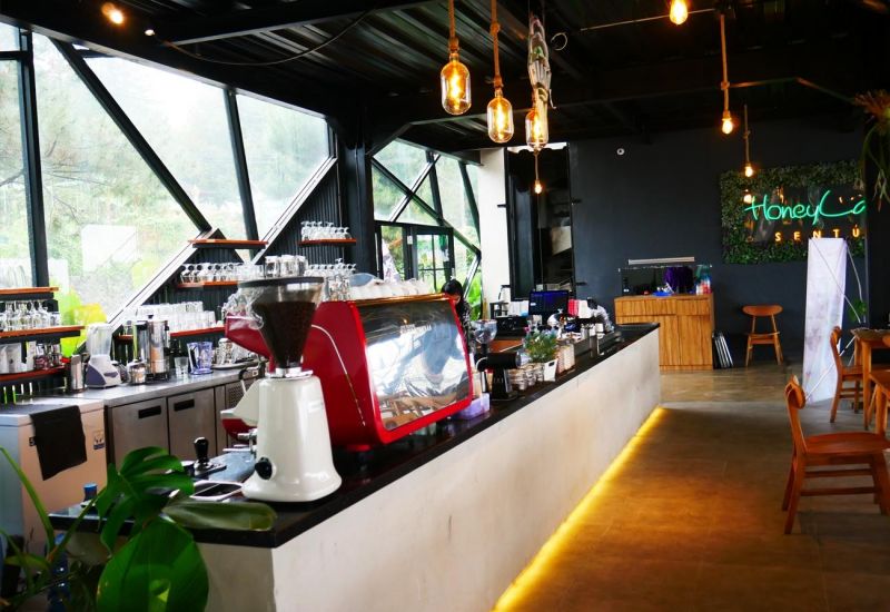 Foto : Honeyland( Jagoantravel.com )