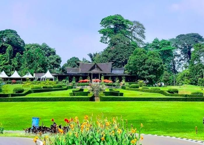 Foto: Kebun Raya Bogor ( Gmap /  LukÃ¡Å¡ Hybner  )
