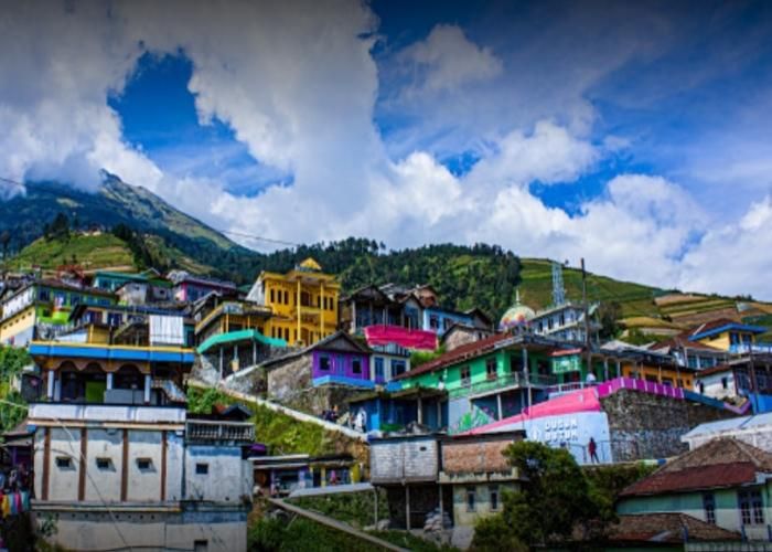 Nevan Van Java Nepal Van Java merupakan destinasi objek wisata yang memiliki lanskap ...