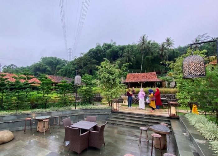 Foto : Ngopi Di Sawah ( Gmap / Deppipi )