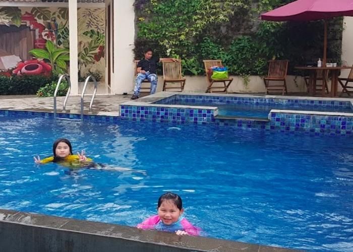 Foto : Pendopo Ciherang ( Gmap /  Christabel Nathania )