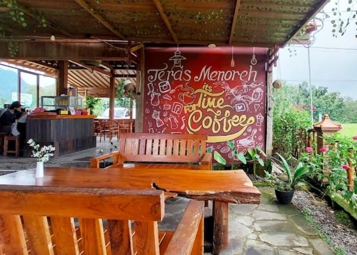 Foto : Teras Menoreh ( Gmap / Nunung Udiatna )