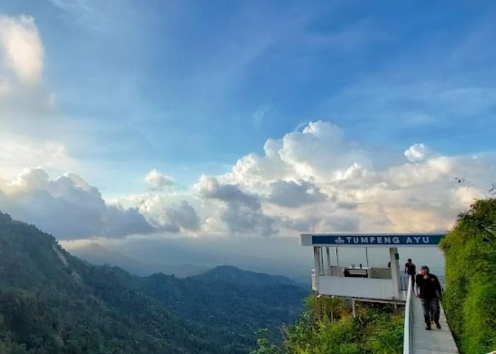 Foto : Tumpeng Menoreh ( Gmap / Seto Danu )