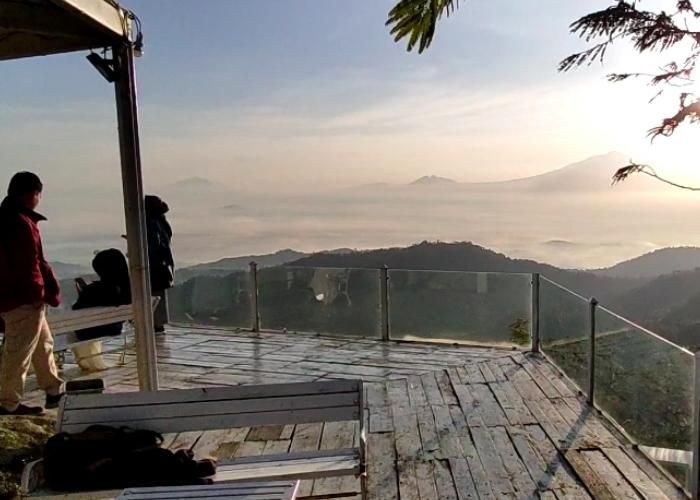 Foto : Tumpeng Menoreh ( Gmap / ian suhendra )