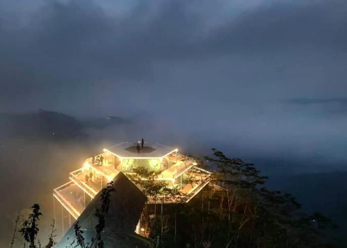 Foto : Tumpeng Menoreh ( Gmap / alasroban )