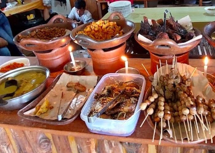 Foto : Tumpeng Menoreh ( Gmap / ddwip story )